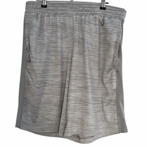 Under Armour Men’s Fitted Heat Gear Shorts - Size Large - Pre-Loved - Color Grey
